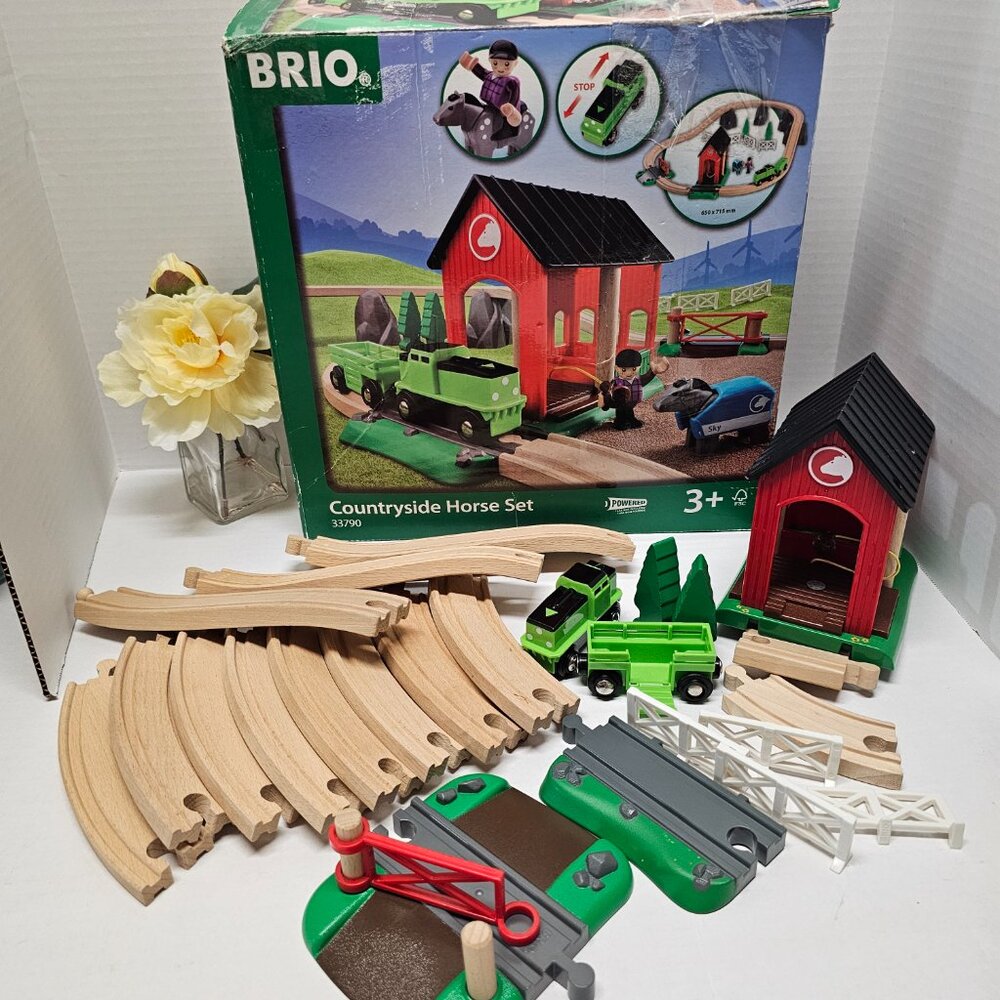 Brio Wood Countryside Horse Stable Barn Set Farm Tree Tracks Train Rare 33790